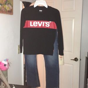 NWT (Levi’s) 2 Piece Set - Longsleeve Size - 7L